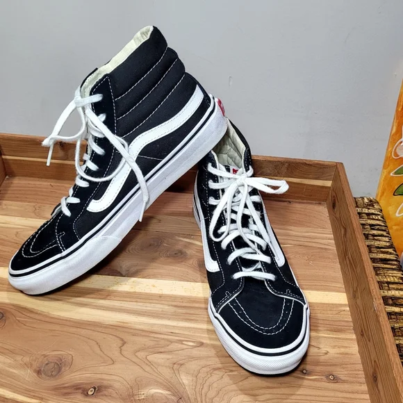 Vans Sk8-Hi sneakers in the classic Black/White color HIGH TOPS WMNS 8.5/MENS 7 - Picture 2 of 16